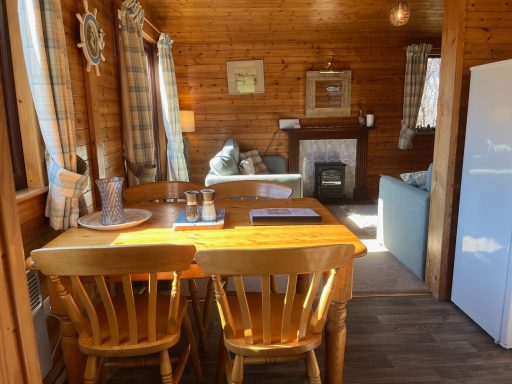 dining table in Lodge