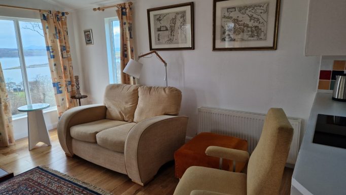 Honeysuckle a lodge for rent near craobh haven